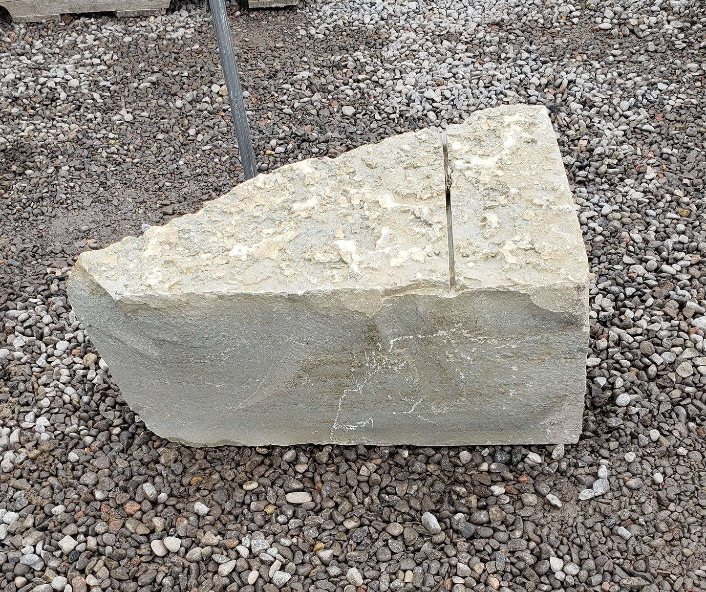 BAY ARMOUR STONE 10"-16" SKIDDED